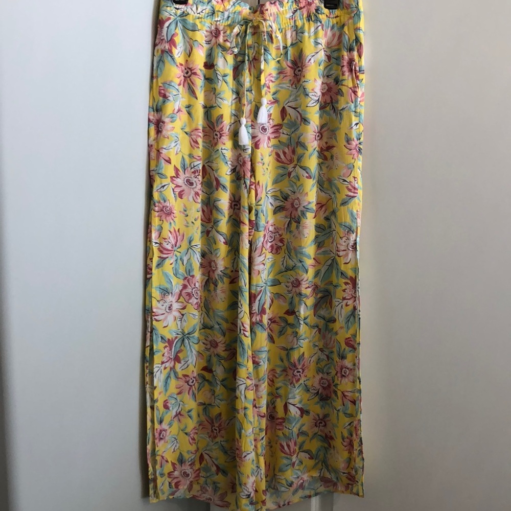 Wide leg flowered pant